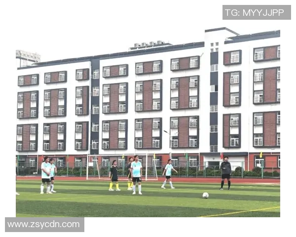 上海师范大学足球队奋勇拼搏展现青春风采助力校园体育文化发展